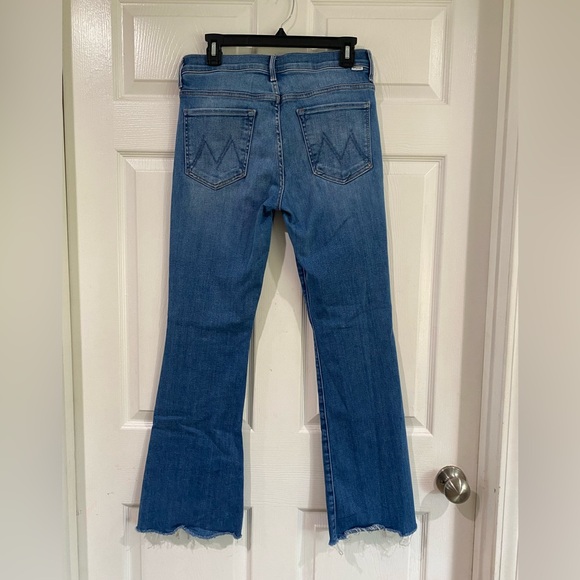 Mother The Weekender Fray Jeans In Groovy Kind of Love Size 30 Flare Medium Wash - Picture 7 of 13